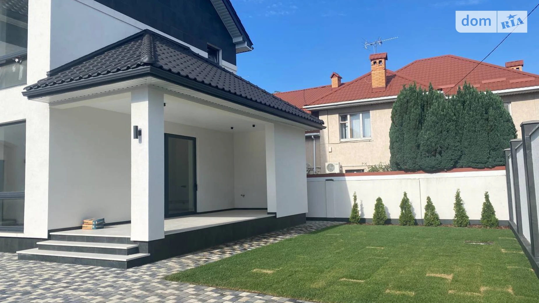Продается дом на 2 этажа 200 кв. м с верандой, цена: 435000 $ - фото 2