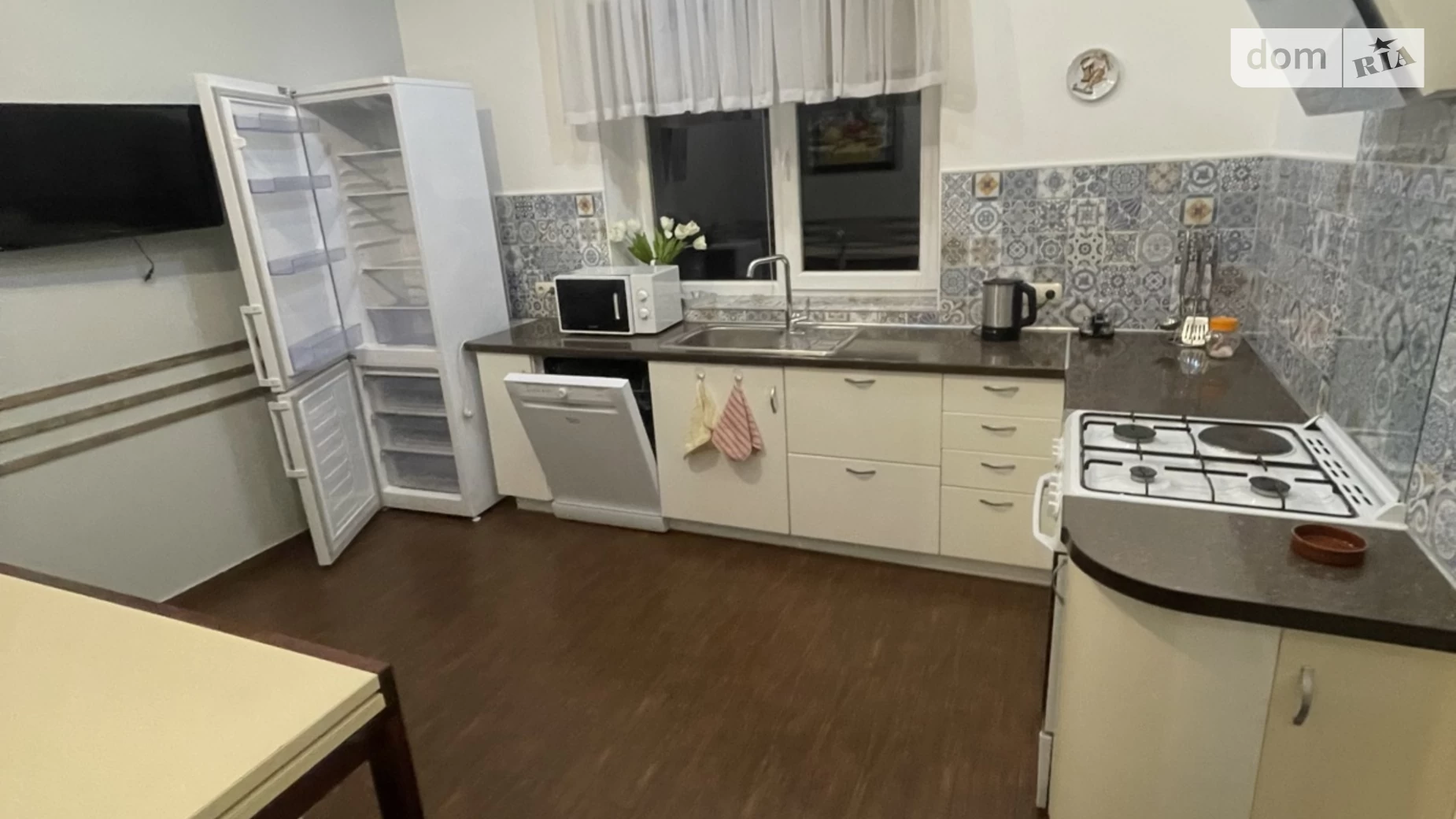 Здається в оренду будинок 3 поверховий 250 кв. м з бесідкою, цена: 1000 $ - фото 2