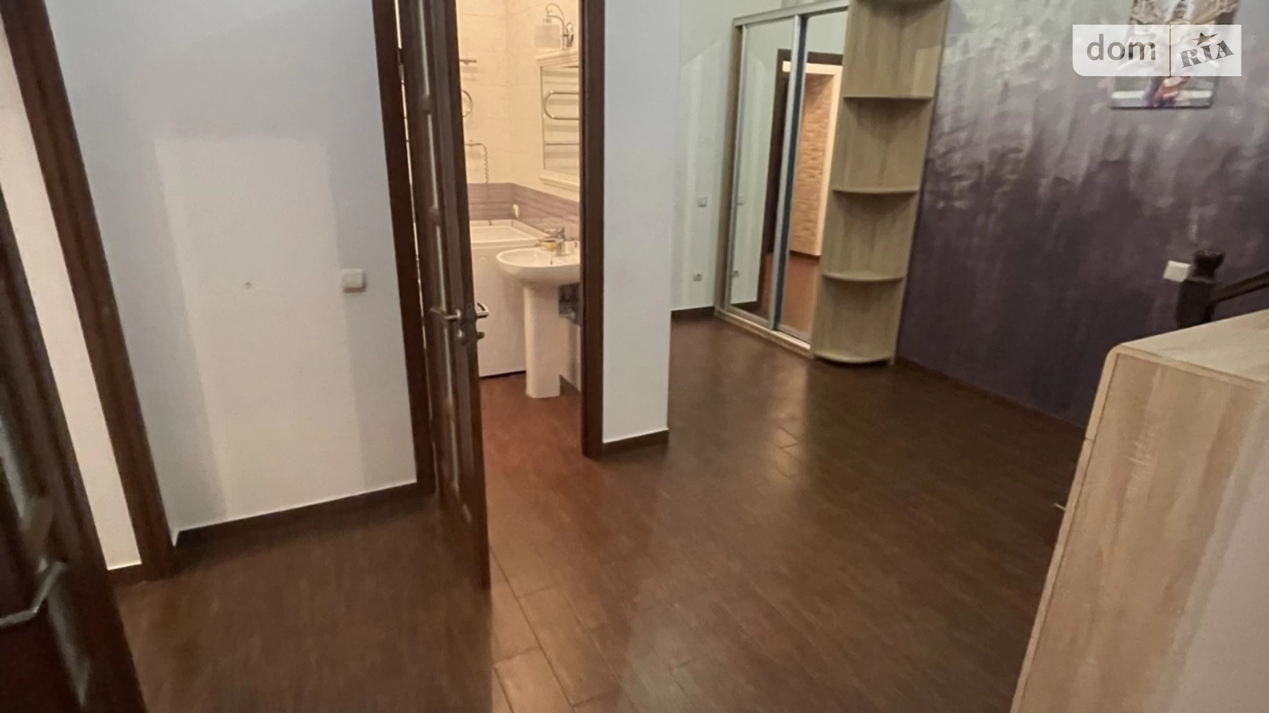 Сдается в аренду дом на 3 этажа 250 кв. м с балконом, цена: 1000 $ - фото 5