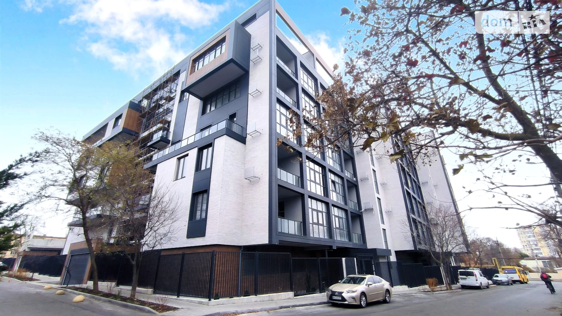 Продается 2-комнатная квартира 109.8 кв. м в Одессе, ул. Репина, 1Б - фото 2