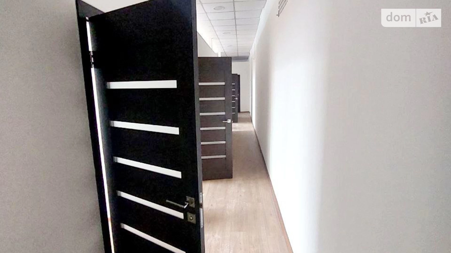 Сдается в аренду офис 137.3 кв. м в бизнес-центре, цена: 1650 $ - фото 4