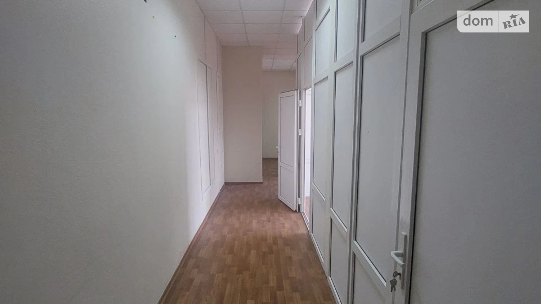 Сдается в аренду офис 63 кв. м в бизнес-центре, цена: 750 $ - фото 5