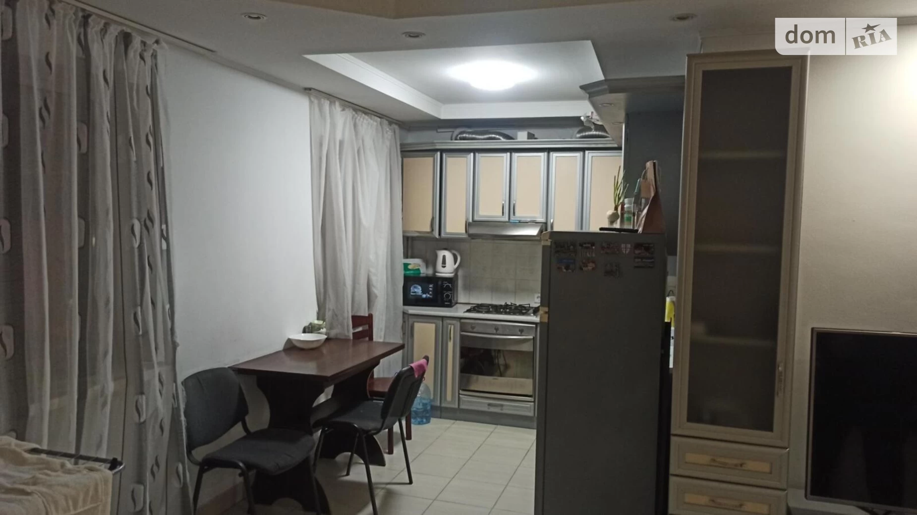 Продается 3-комнатная квартира 80 кв. м в Ужгороде, просп. Свободы, 45 - фото 2