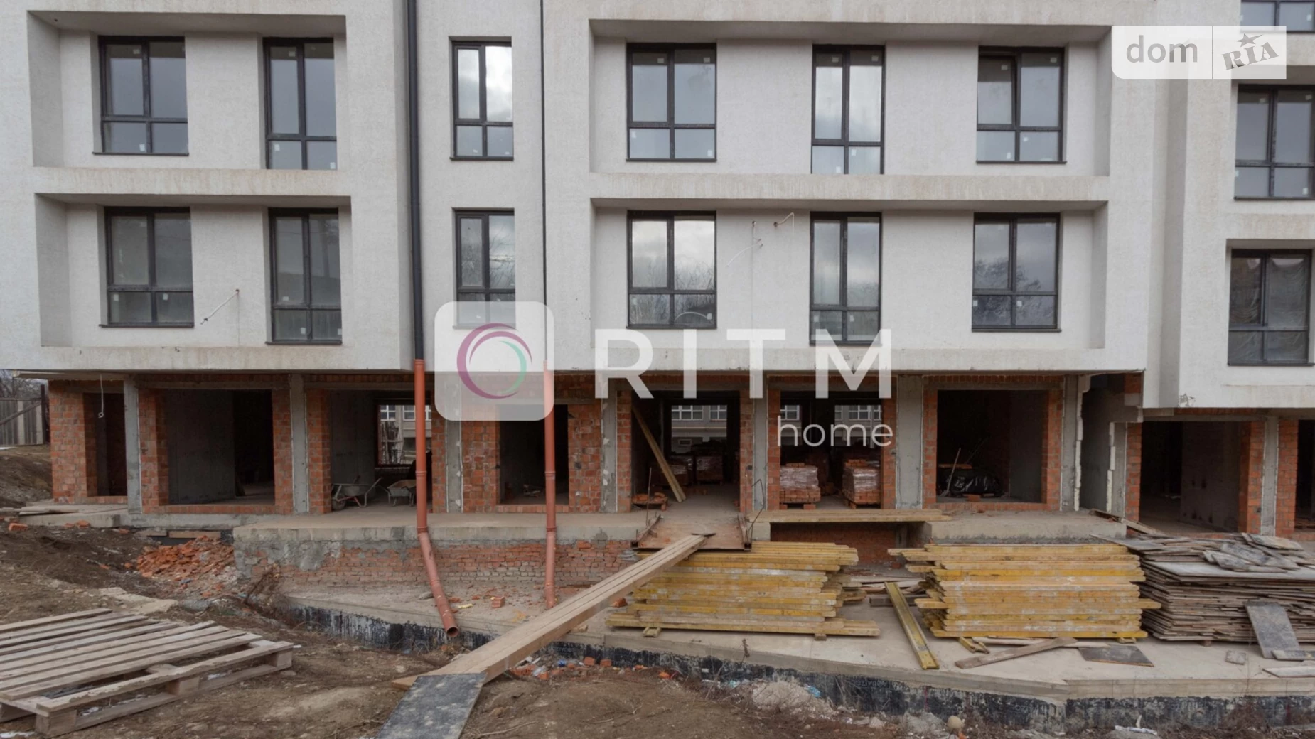 Продается 3-комнатная квартира 74.5 кв. м в Черновцах, ул. Эрлиха Евгения, 6 - фото 2