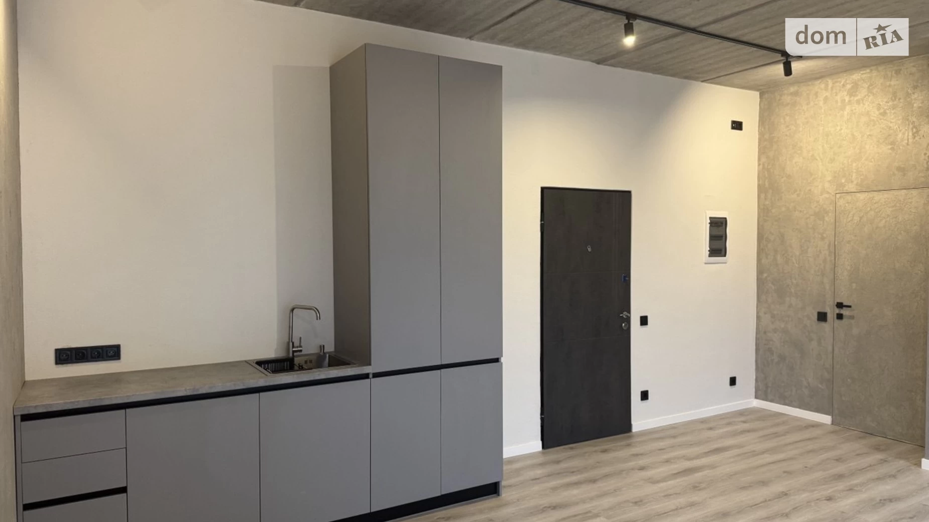 Сдается в аренду офис 53.9 кв. м в бизнес-центре, цена: 539 $ - фото 2