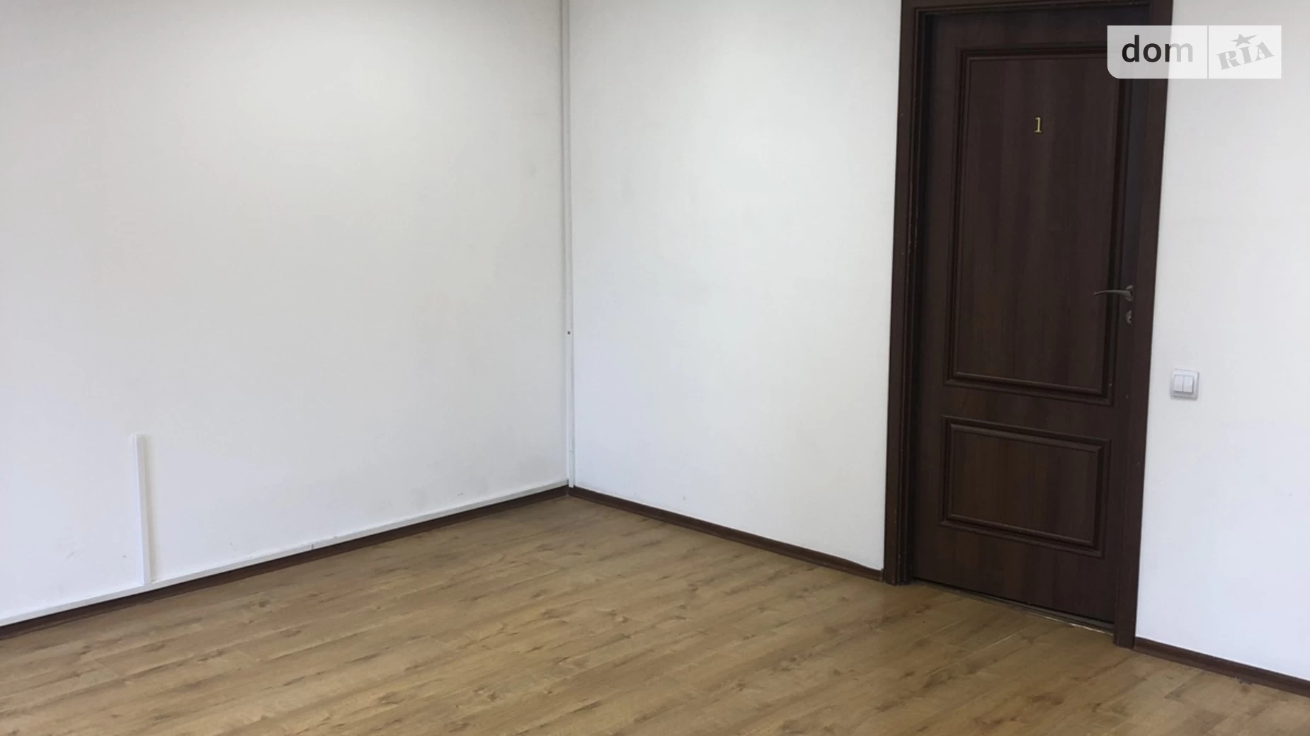Здається в оренду офіс 35.5 кв. м в бізнес-центрі, цена: 249 $ - фото 2