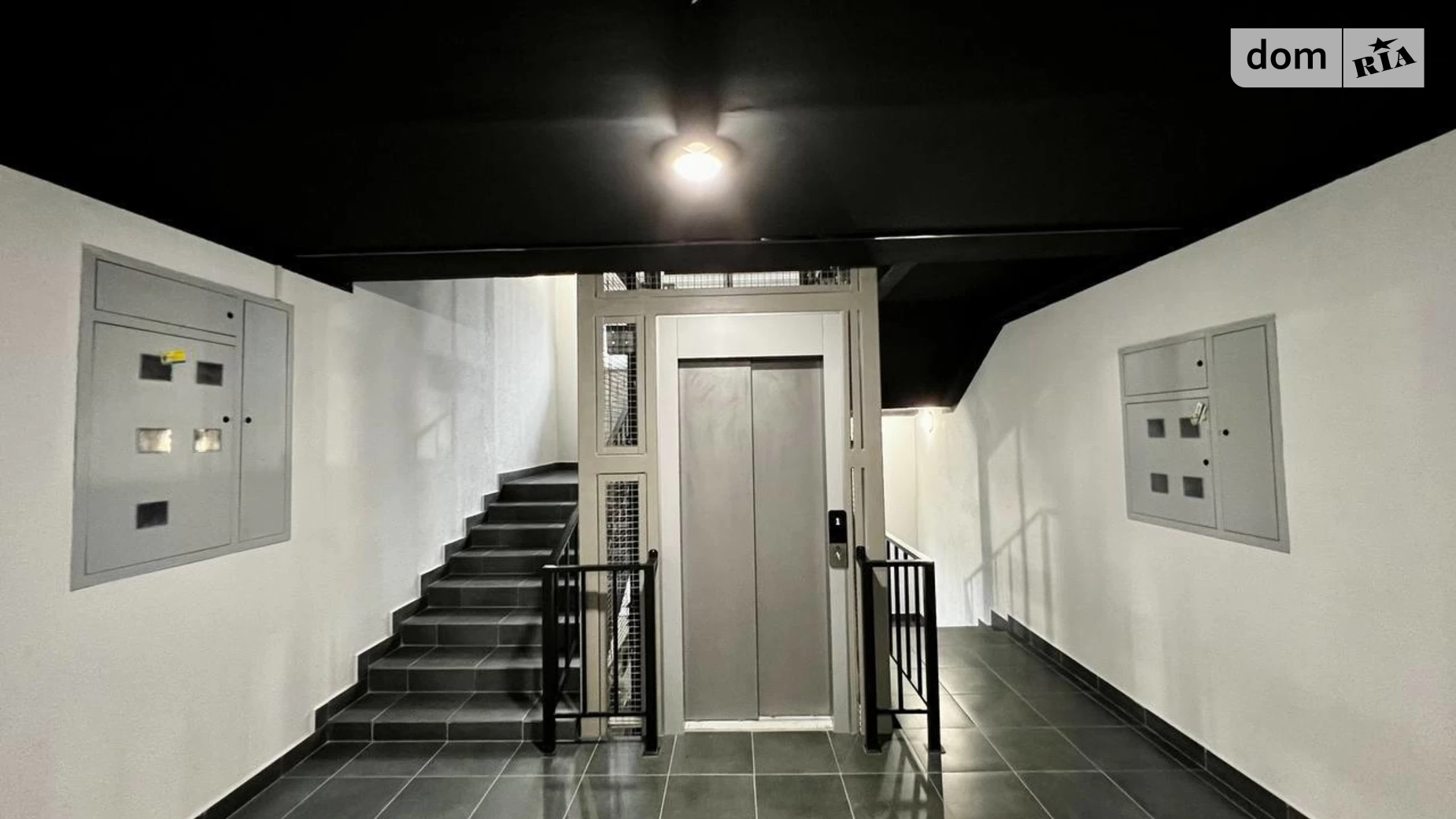 Продается 2-комнатная квартира 62 кв. м в Ивано-Франковске, ул. Бандеры Степана, 79 - фото 2