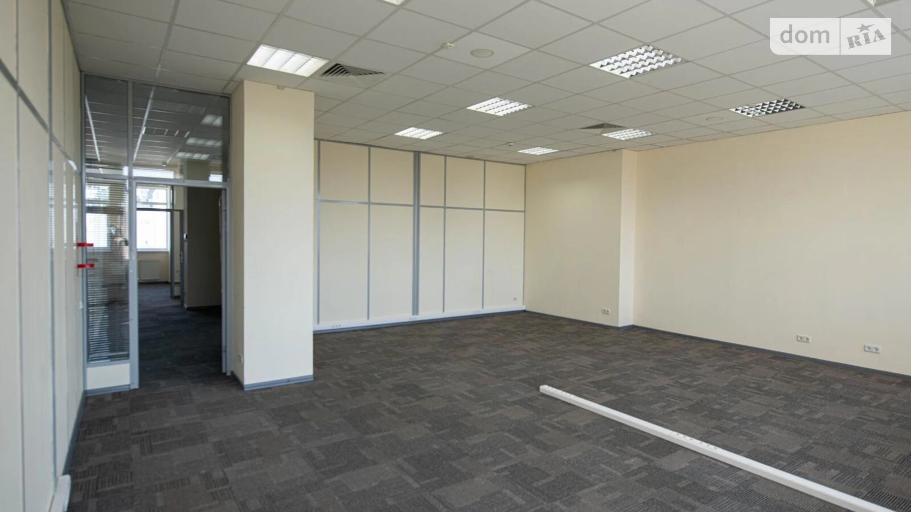 Сдается в аренду офис 690 кв. м в бизнес-центре, цена: 12300 $ - фото 3