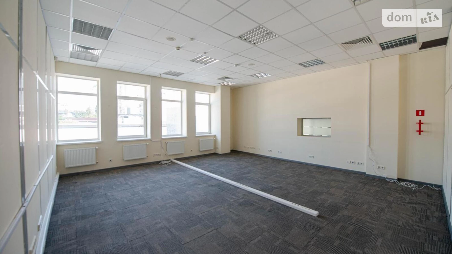 Сдается в аренду офис 690 кв. м в бизнес-центре, цена: 12300 $ - фото 4