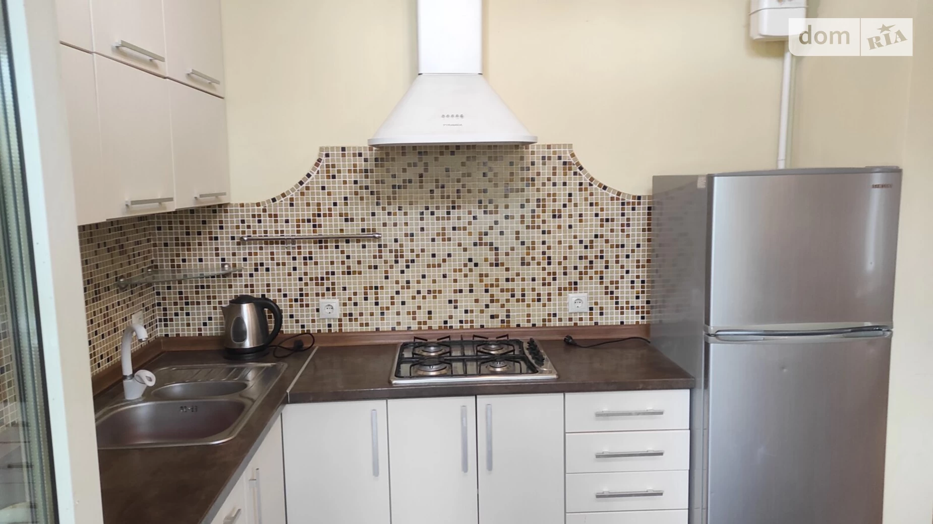 Продается 1-комнатная квартира 52 кв. м в Ивано-Франковске, Вечевой майд., 3 - фото 2