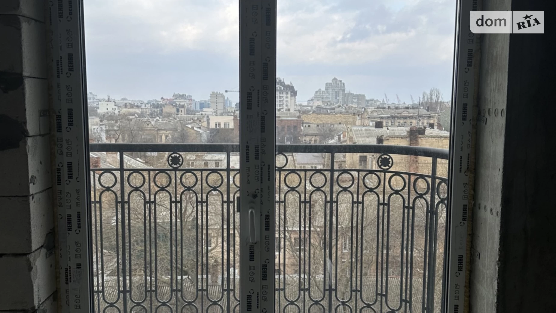 Продается 1-комнатная квартира 50 кв. м в Одессе, ул. Гимназическая, 13 - фото 2