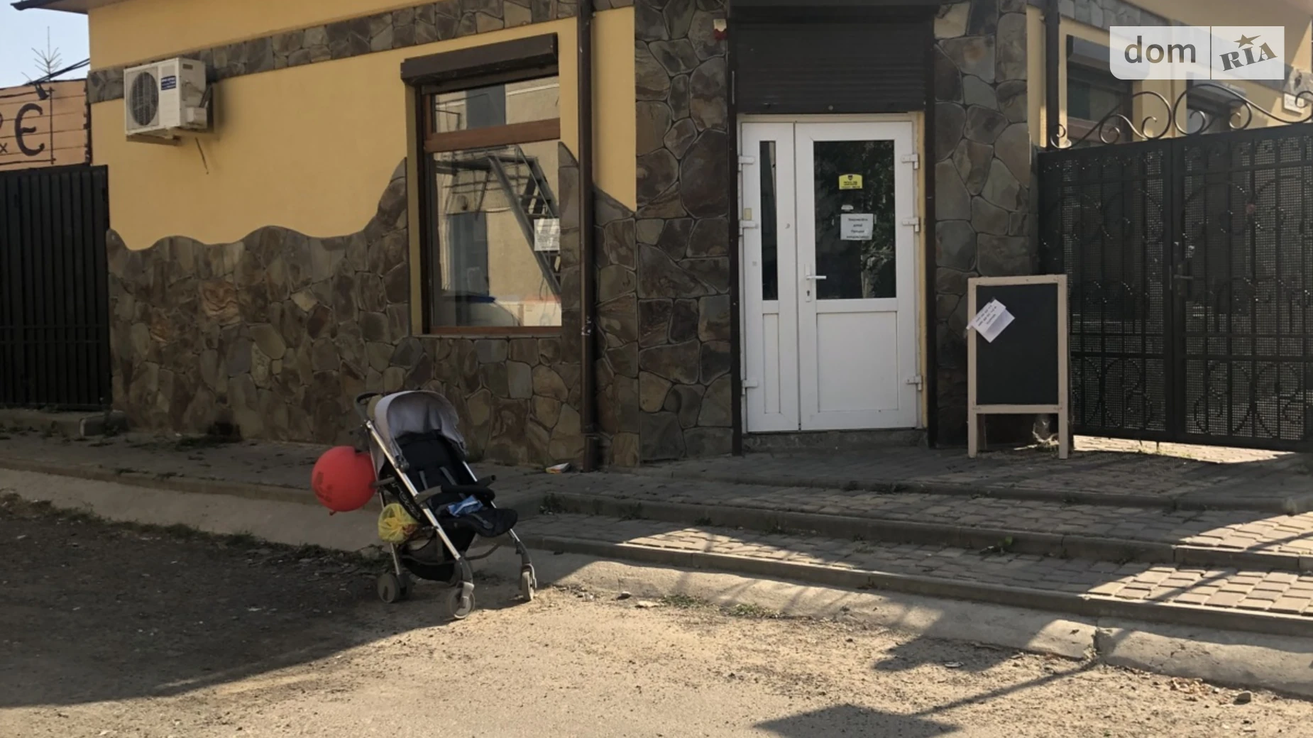 Продается дом на 3 этажа 301.8 кв. м с верандой, цена: 300000 $ - фото 2