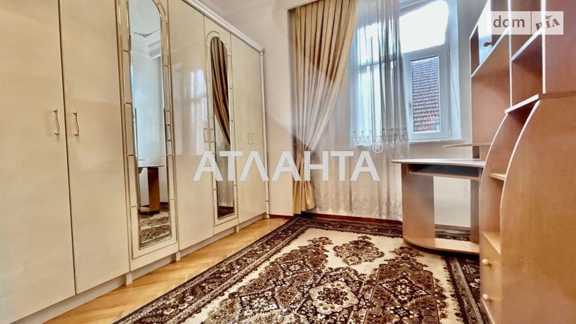 Продается 2-комнатная квартира 78.9 кв. м в Черновцах, ул. Федьковича Юрия - фото 4