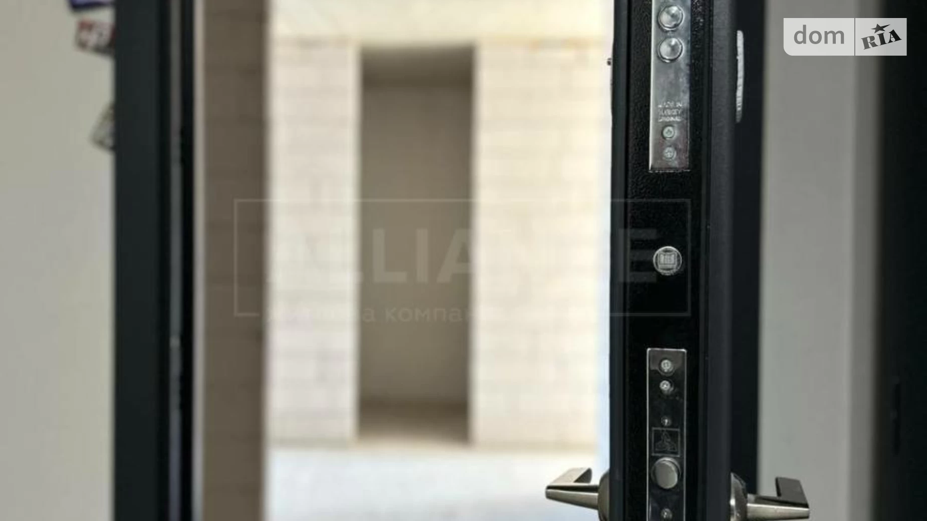 Продается 2-комнатная квартира 73.6 кв. м в Ивано-Франковске, ул. Ленкавского, 34/3 - фото 3