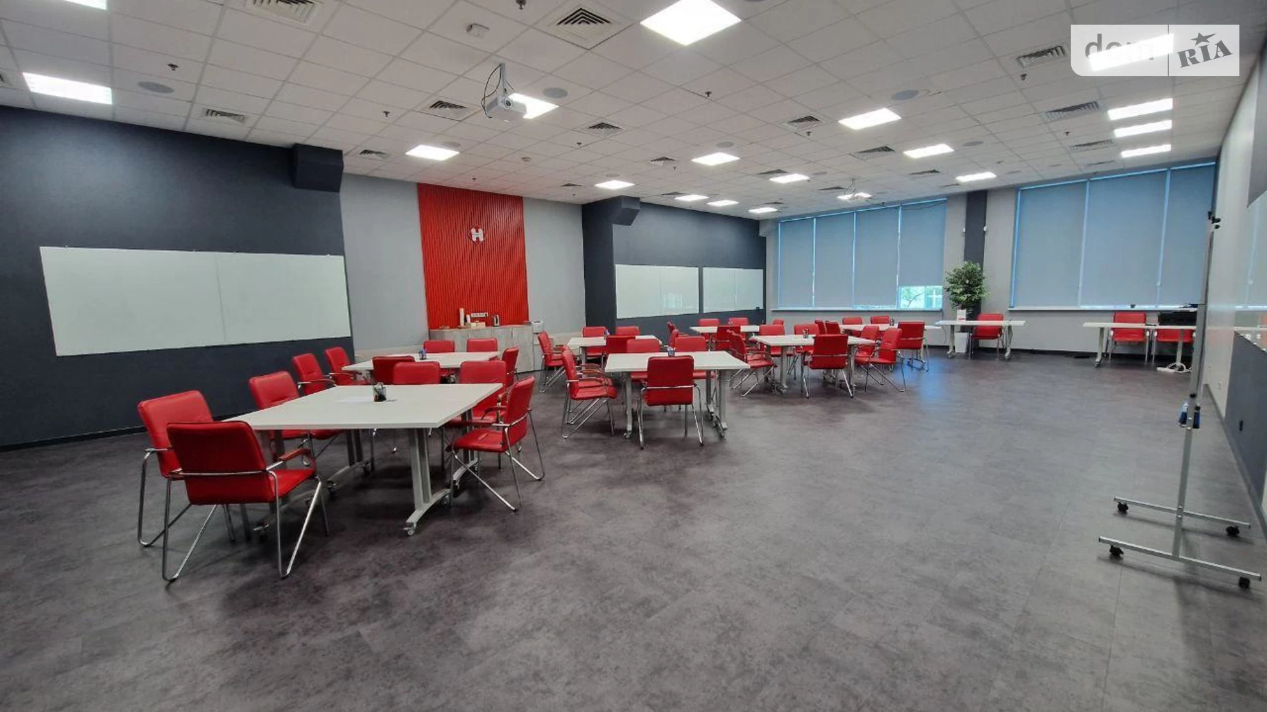 Сдается в аренду офис 1200 кв. м в бизнес-центре, цена: 20800 $ - фото 2