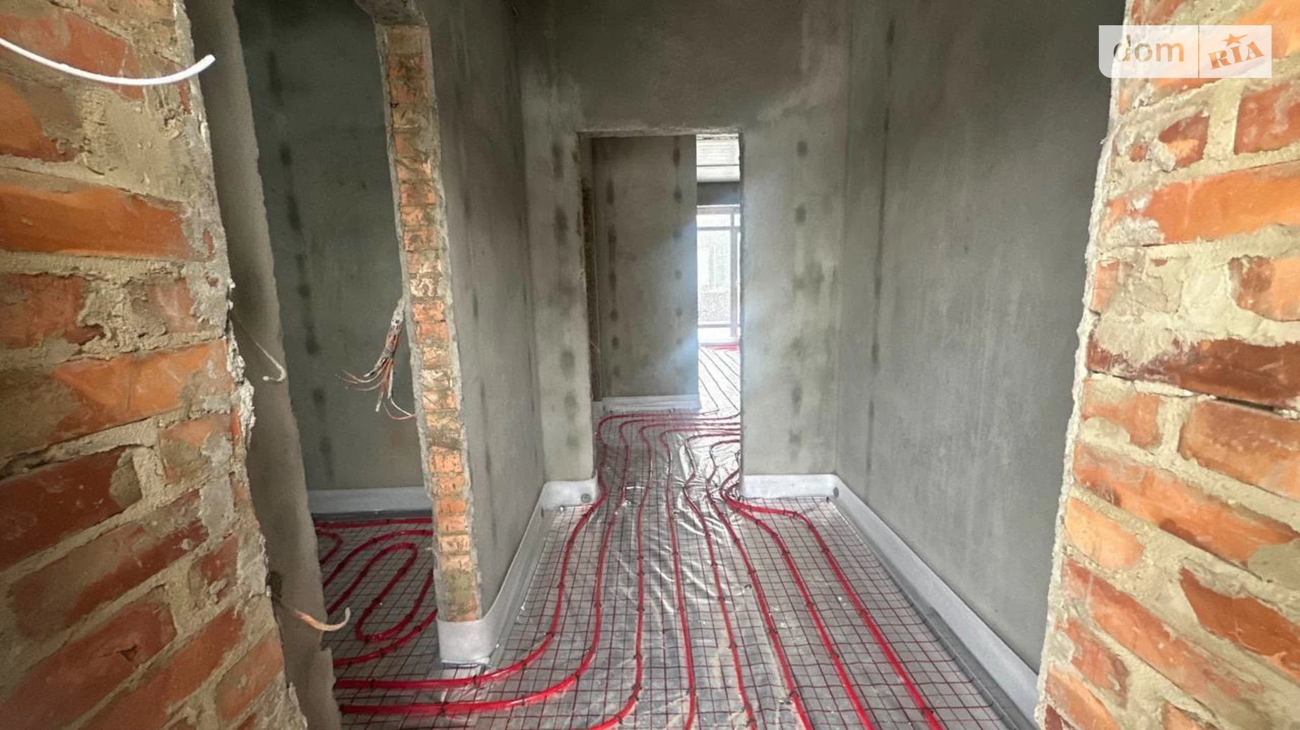 Продается дом на 2 этажа 120 кв. м с балконом, цена: 93000 $ - фото 2
