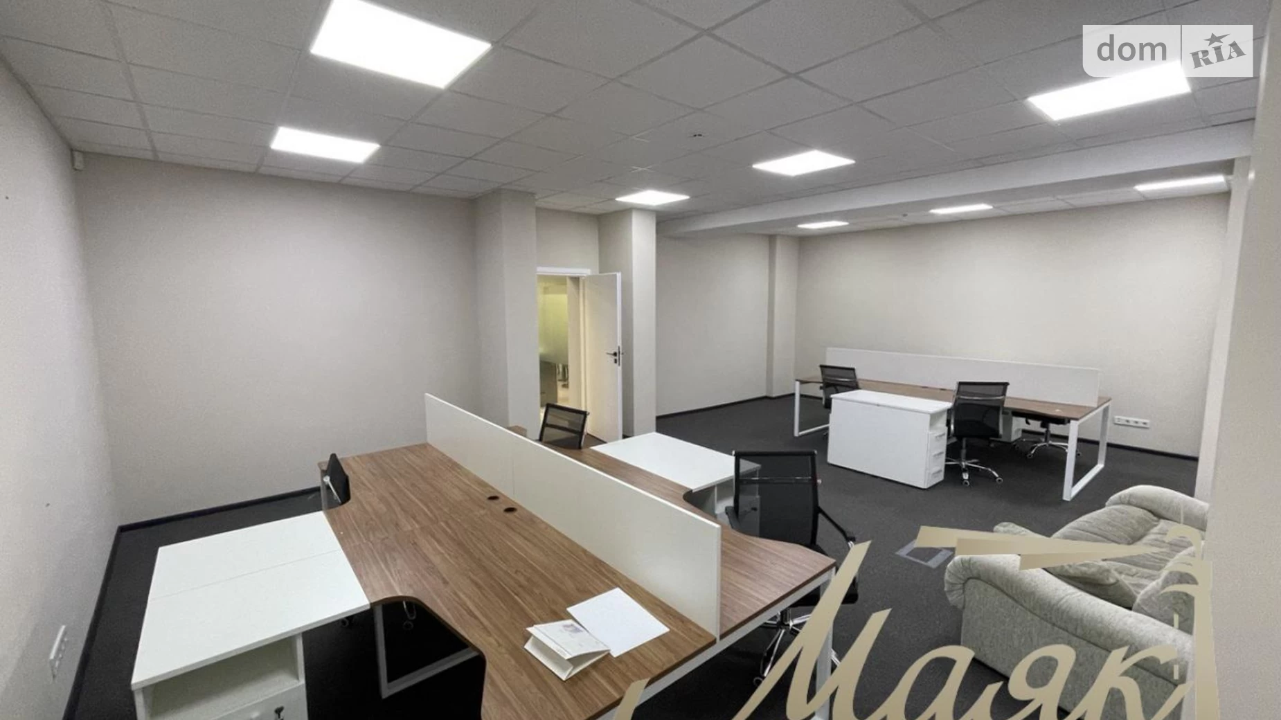 Сдается в аренду офис 208 кв. м в бизнес-центре, цена: 4000 $ - фото 2