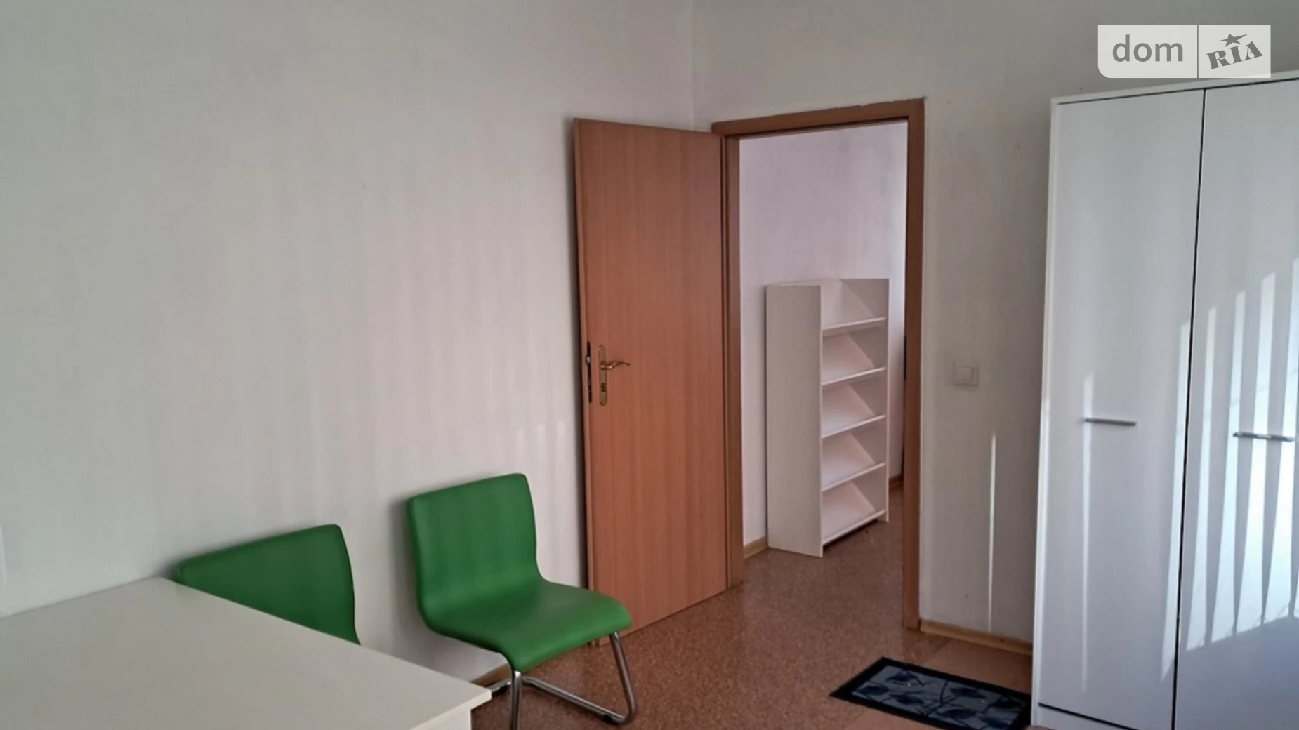 Продается офис 68.5 кв. м в бизнес-центре, цена: 160000 $ - фото 2