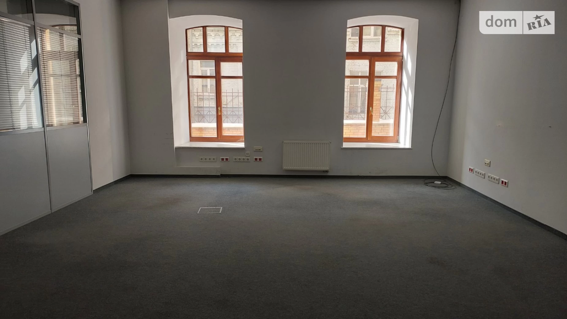 Сдается в аренду офис 234 кв. м в бизнес-центре, цена: 3630 $ - фото 4
