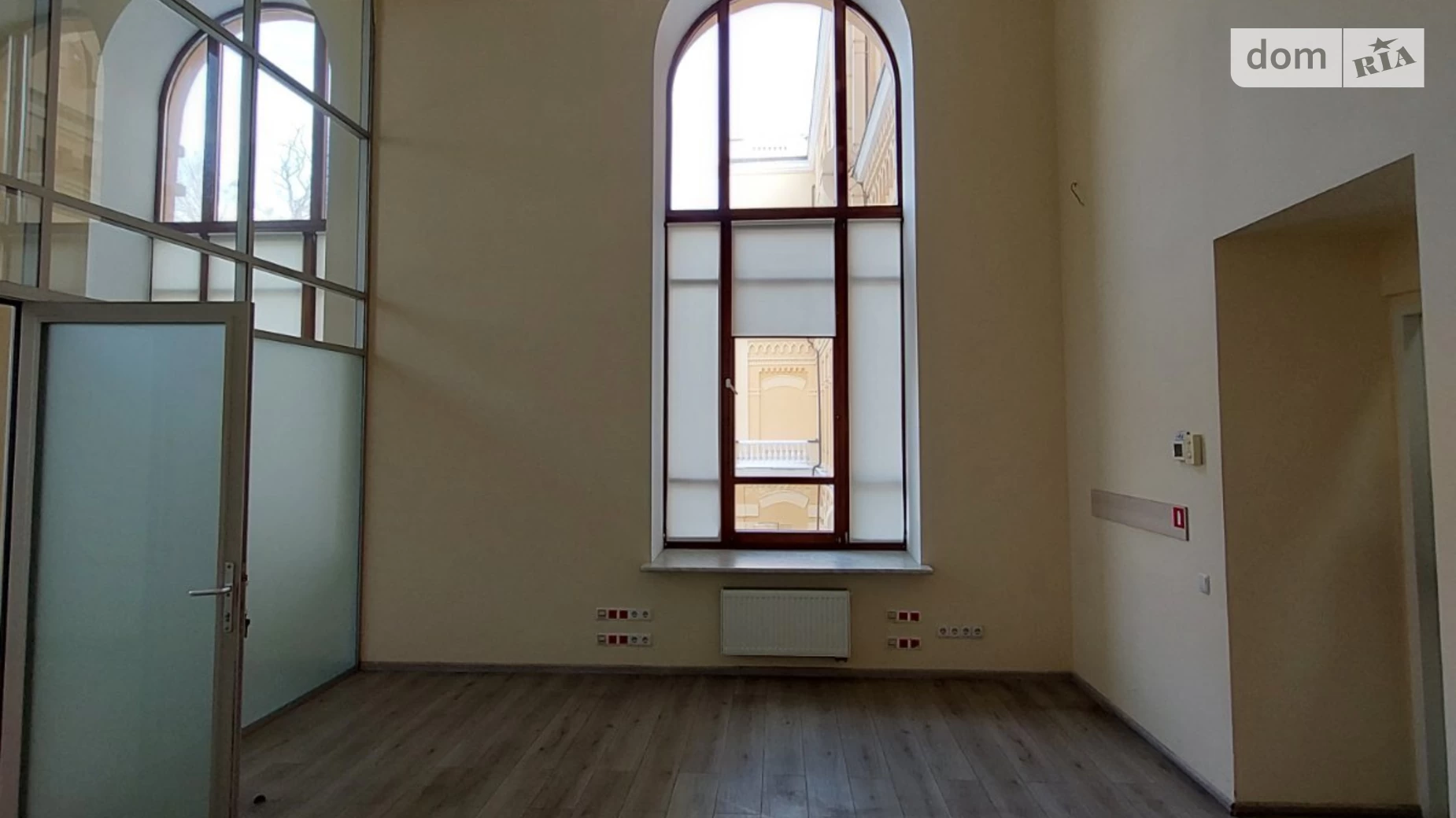 Сдается в аренду офис 492 кв. м в бизнес-центре, цена: 8850 $ - фото 2
