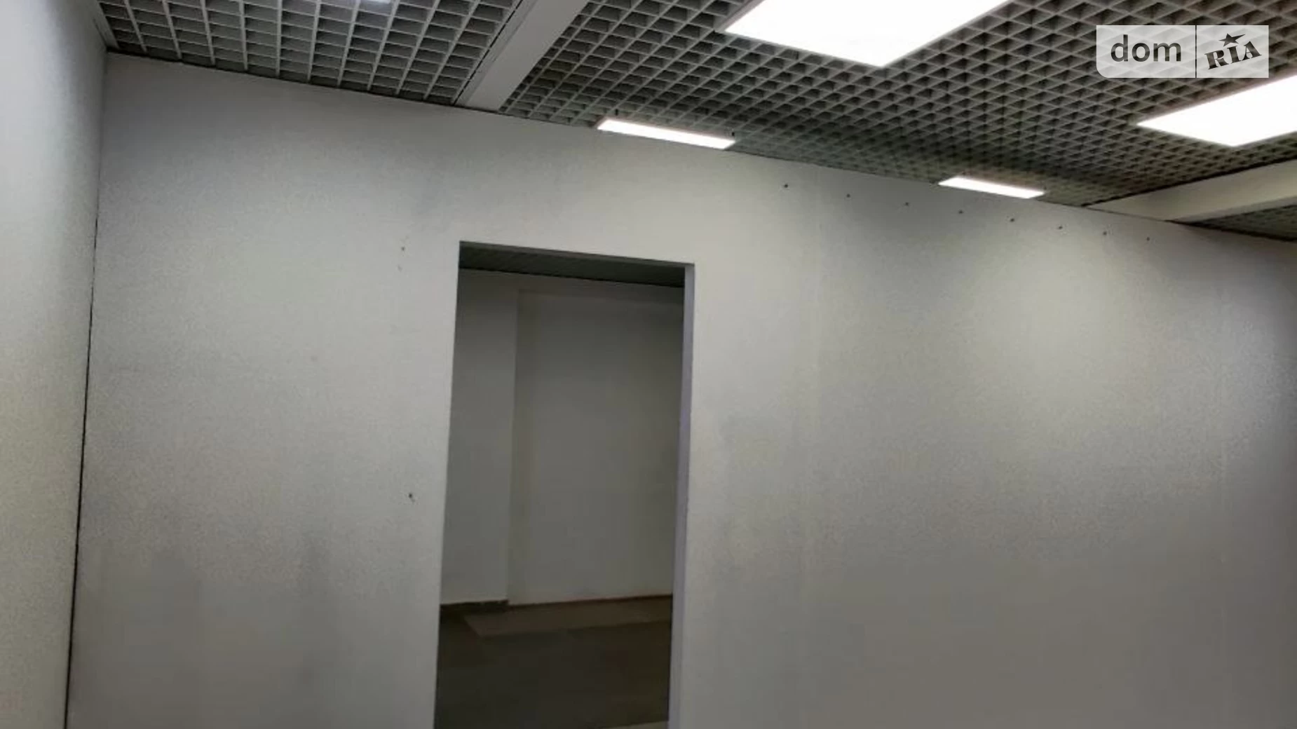 Сдается в аренду офис 56.8 кв. м в бизнес-центре, цена: 23856 грн - фото 4