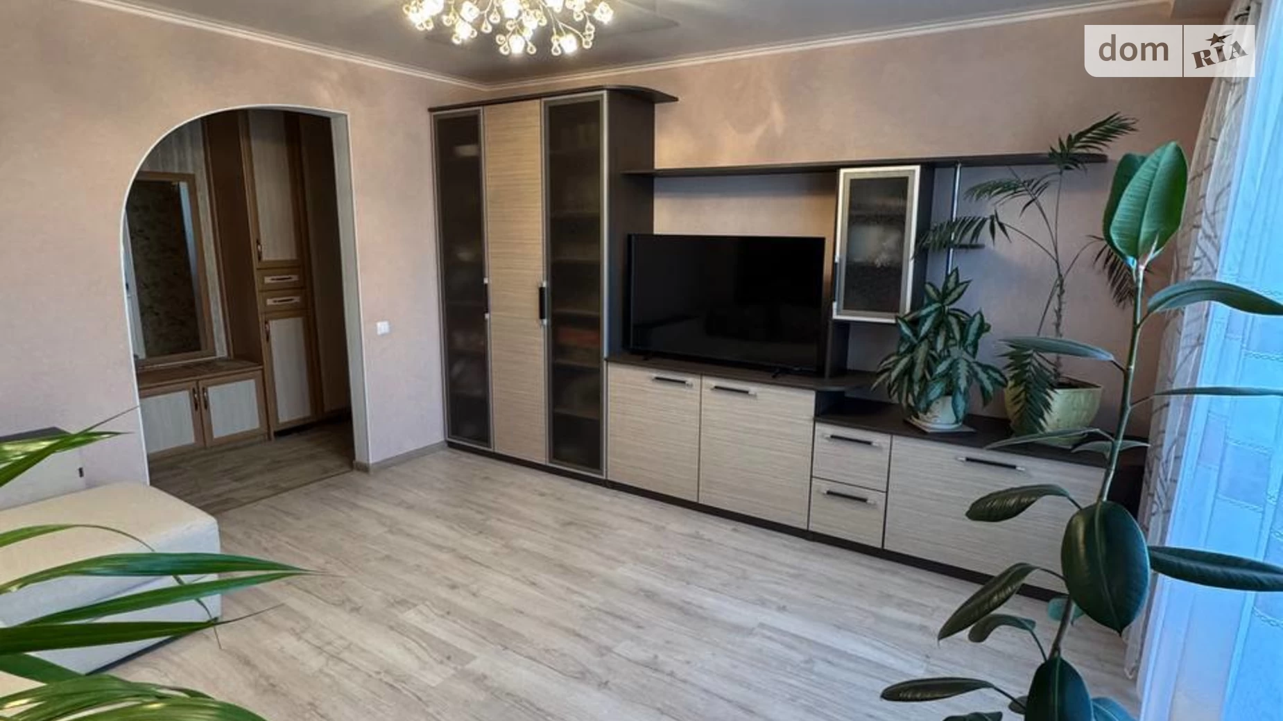 Продается 3-комнатная квартира 67 кв. м в Александрии, ул. 6-го Декабря, 147 - фото 2