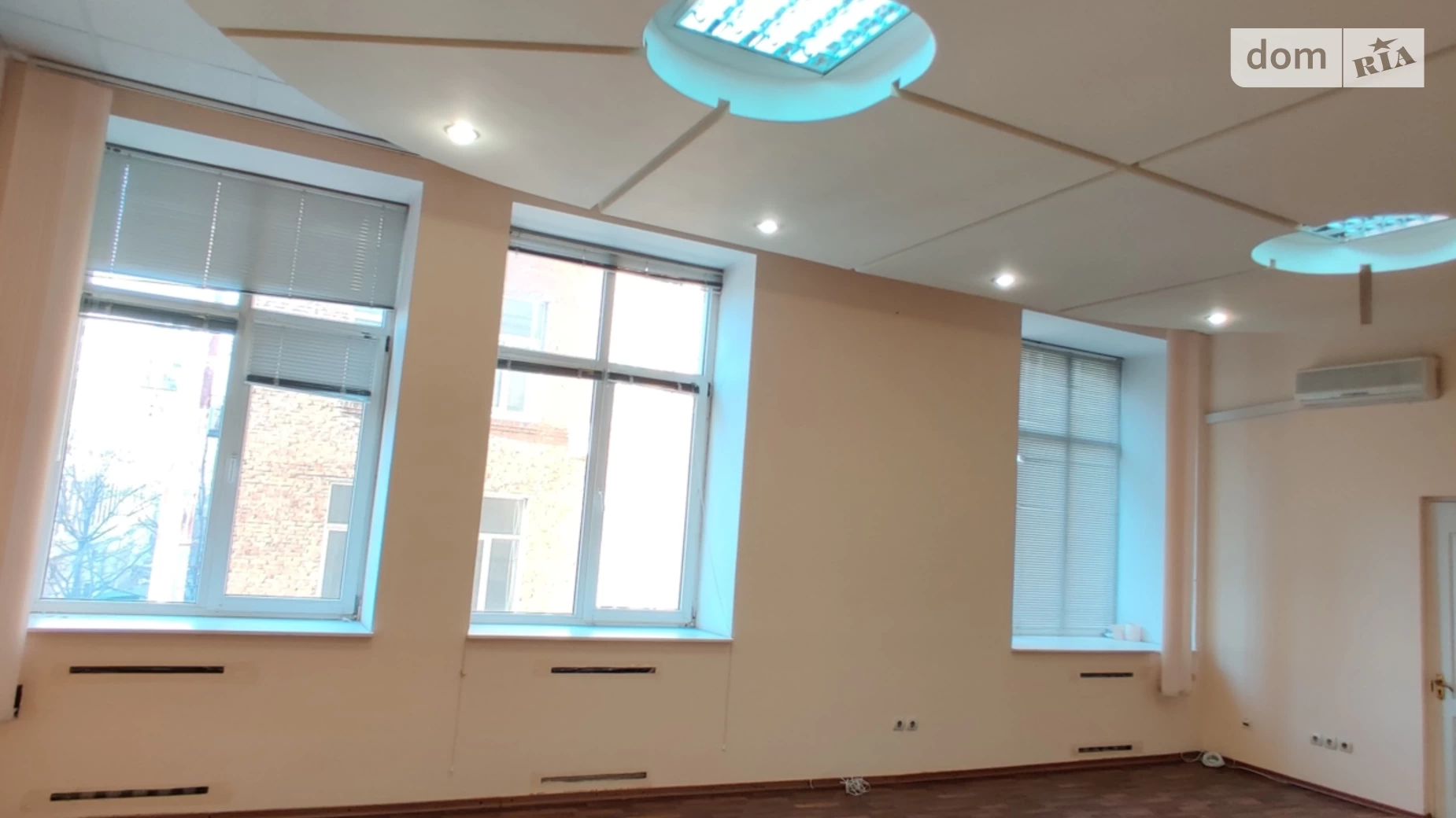 Здається в оренду офіс 32.3 кв. м в бізнес-центрі, цена: 10660 грн - фото 2