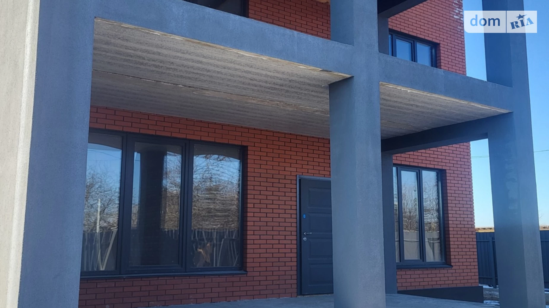 Продается дом на 2 этажа 210 кв. м с баней/сауной, цена: 83000 $ - фото 2