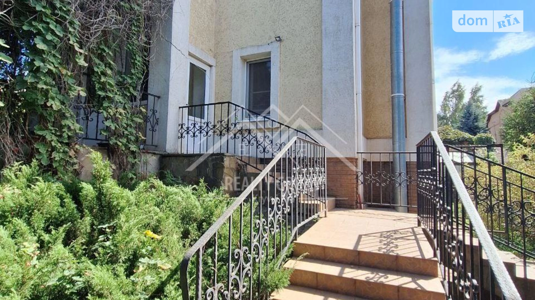 Продается дом на 2 этажа 318.7 кв. м с мебелью, цена: 139000 $ - фото 2