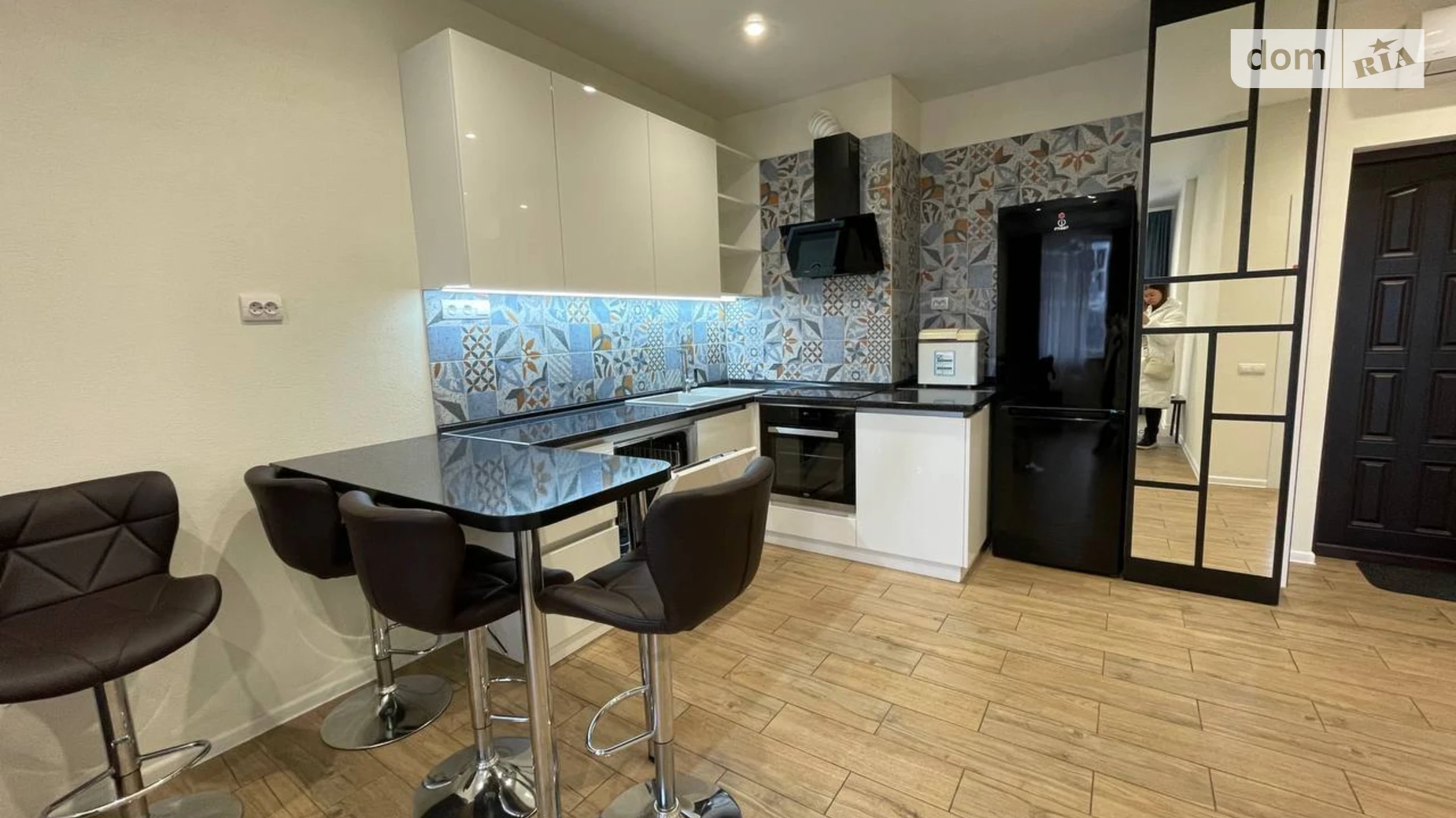 Продается 1-комнатная квартира 40.7 кв. м в Одессе, ул. Валерия Самофалова, 16А/6 - фото 3