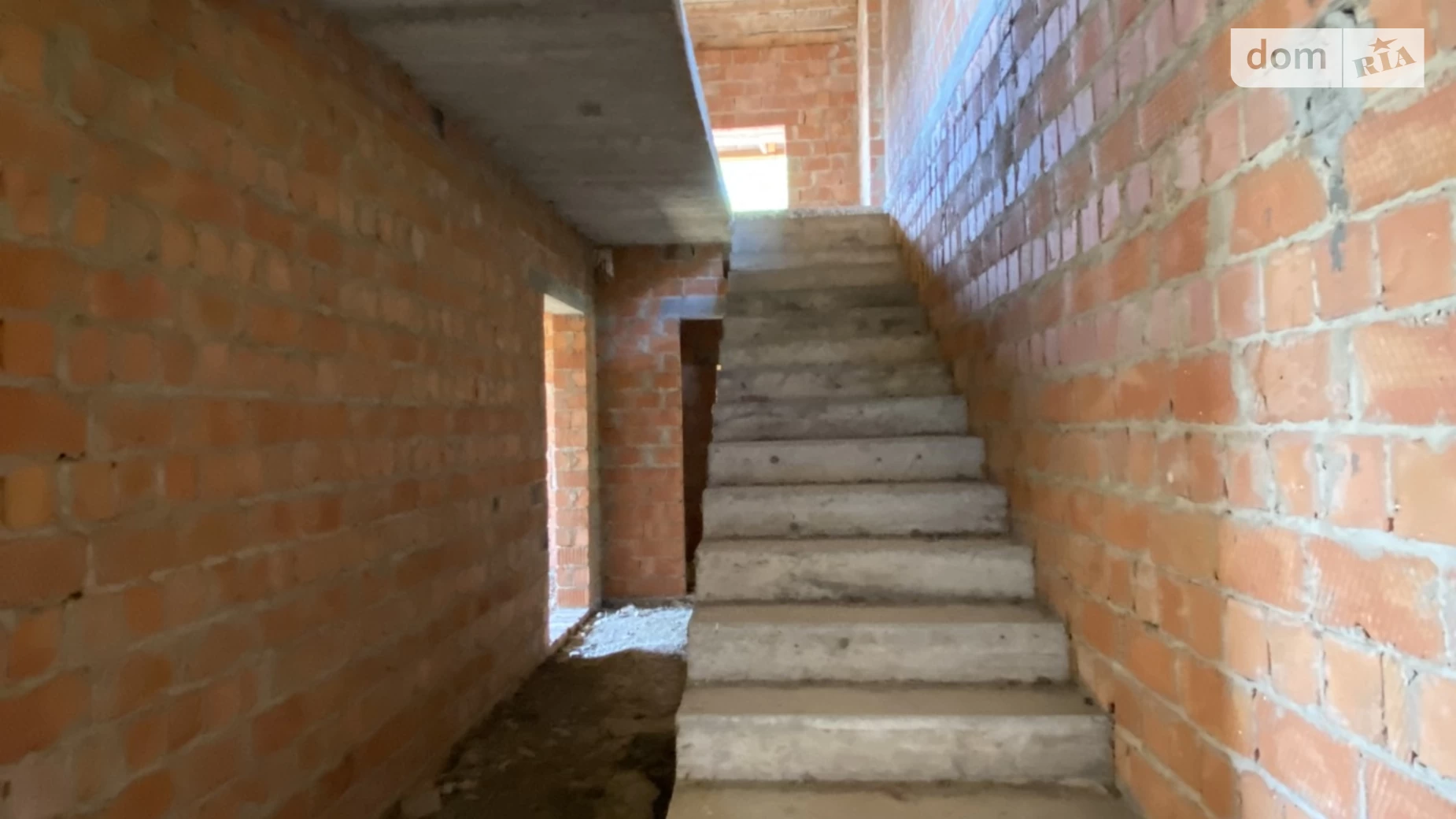 Продается дом на 2 этажа 250 кв. м с участком, цена: 75000 € - фото 4