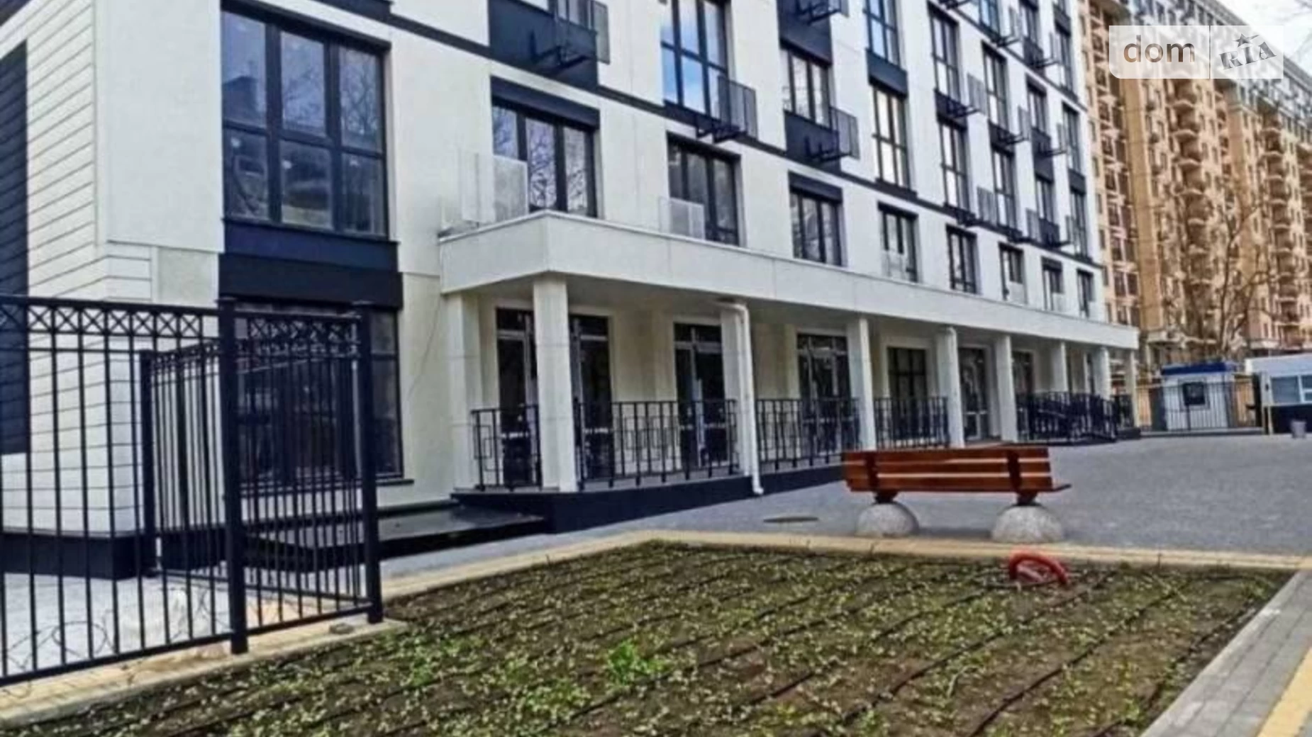 Продается 1-комнатная квартира 27 кв. м в Одессе, ул. Литературная, 10 - фото 2