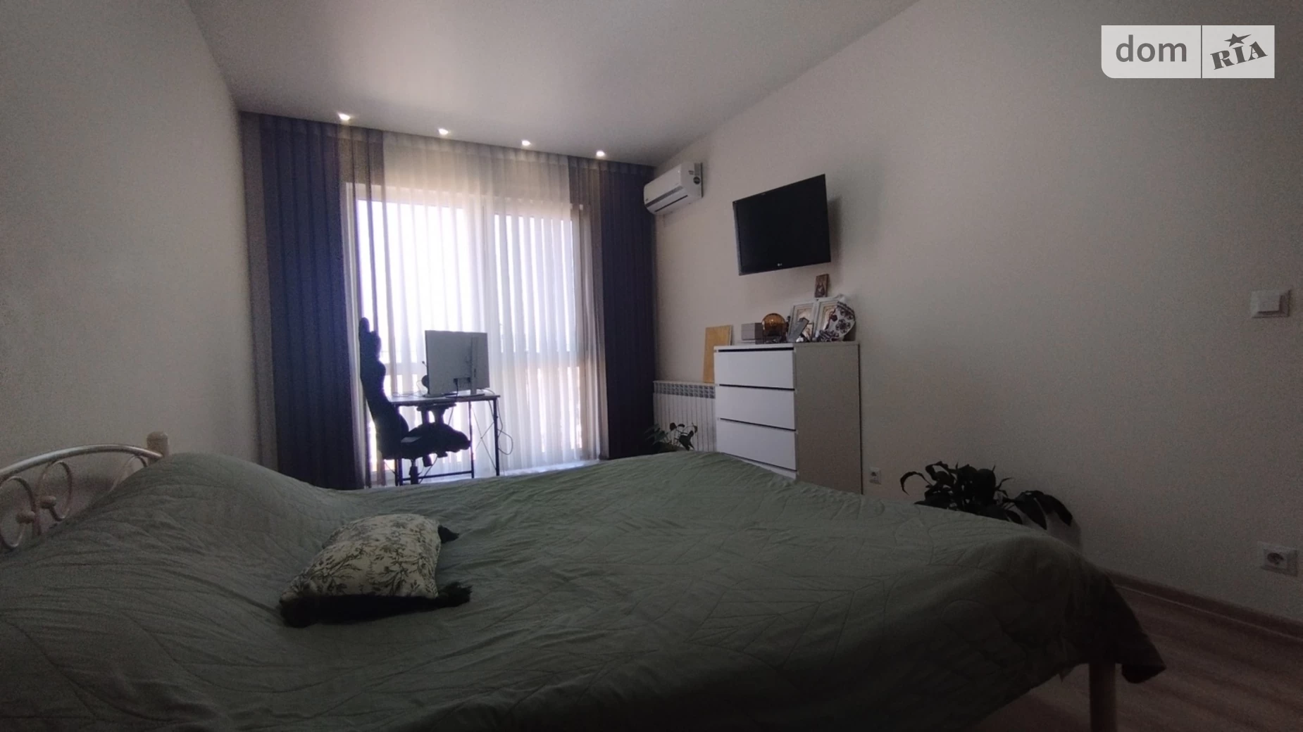 Продается 1-комнатная квартира 44 кв. м в Ужгороде, ул. Заньковецкой, 35А - фото 2
