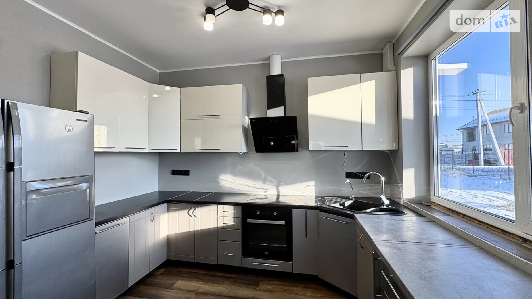 Продается дом на 2 этажа 212.8 кв. м с участком, цена: 118000 $ - фото 5