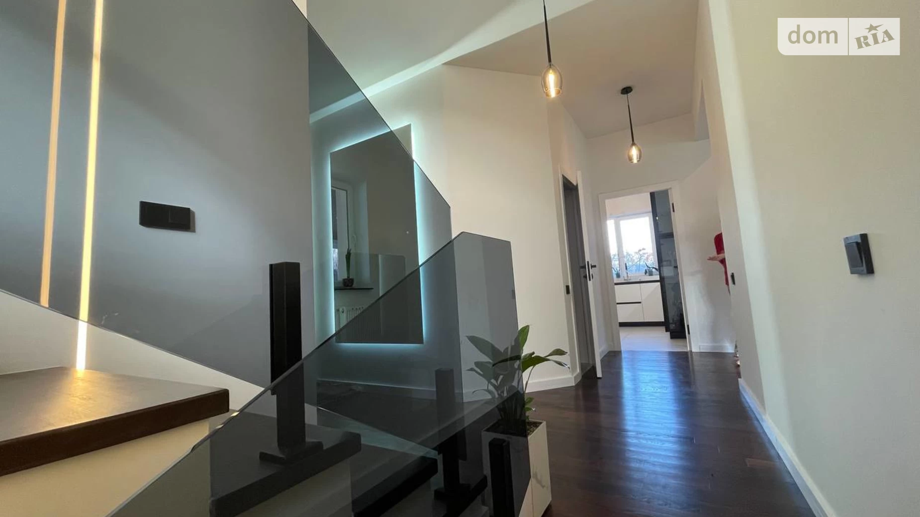 Продається будинок 2 поверховий 250 кв. м з каміном, цена: 240000 $ - фото 2