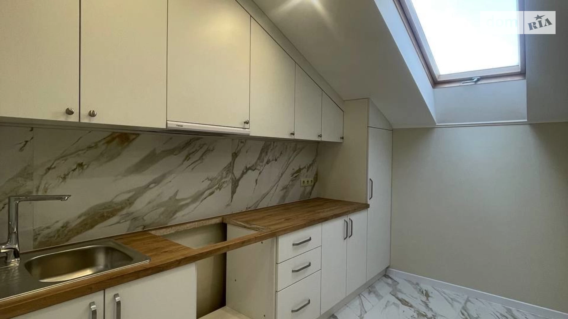 Продається 3-кімнатна квартира 80 кв. м у Вовчинцю, цена: 73000 $ - фото 2