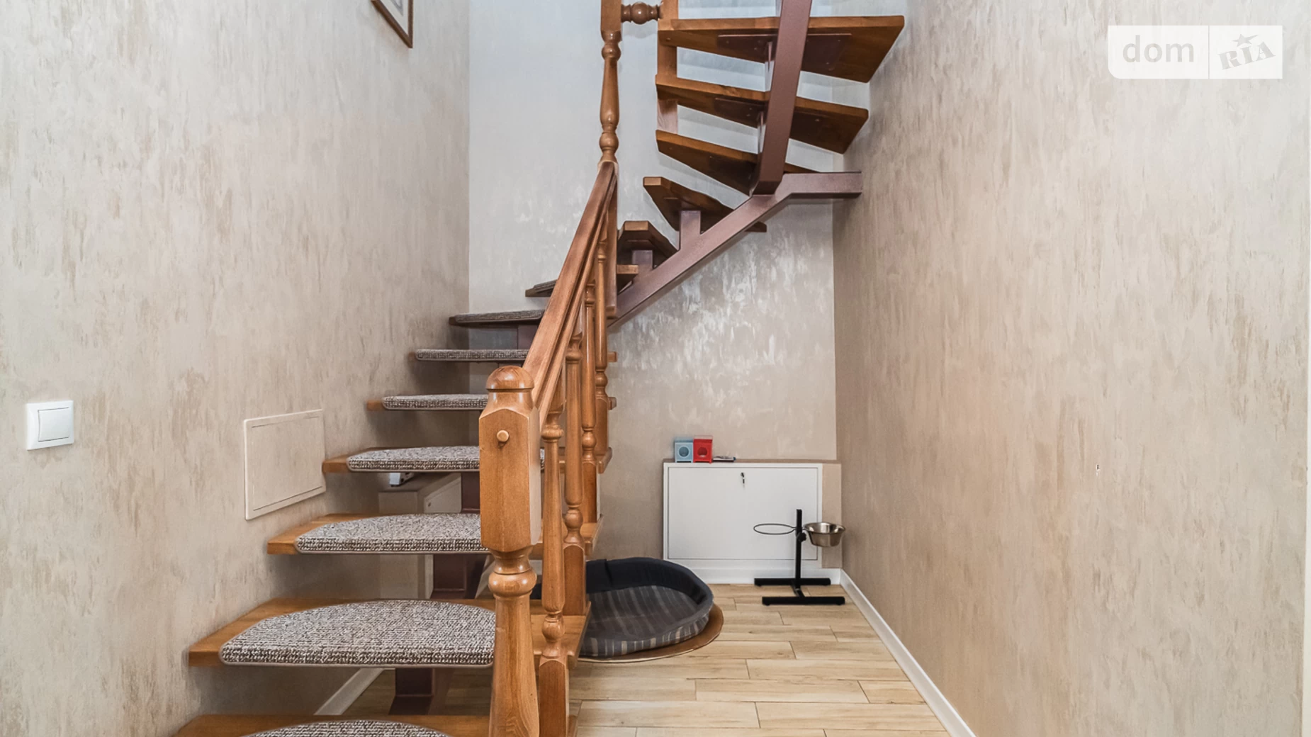 Продается дом на 2 этажа 232 кв. м с садом, цена: 320000 $ - фото 2