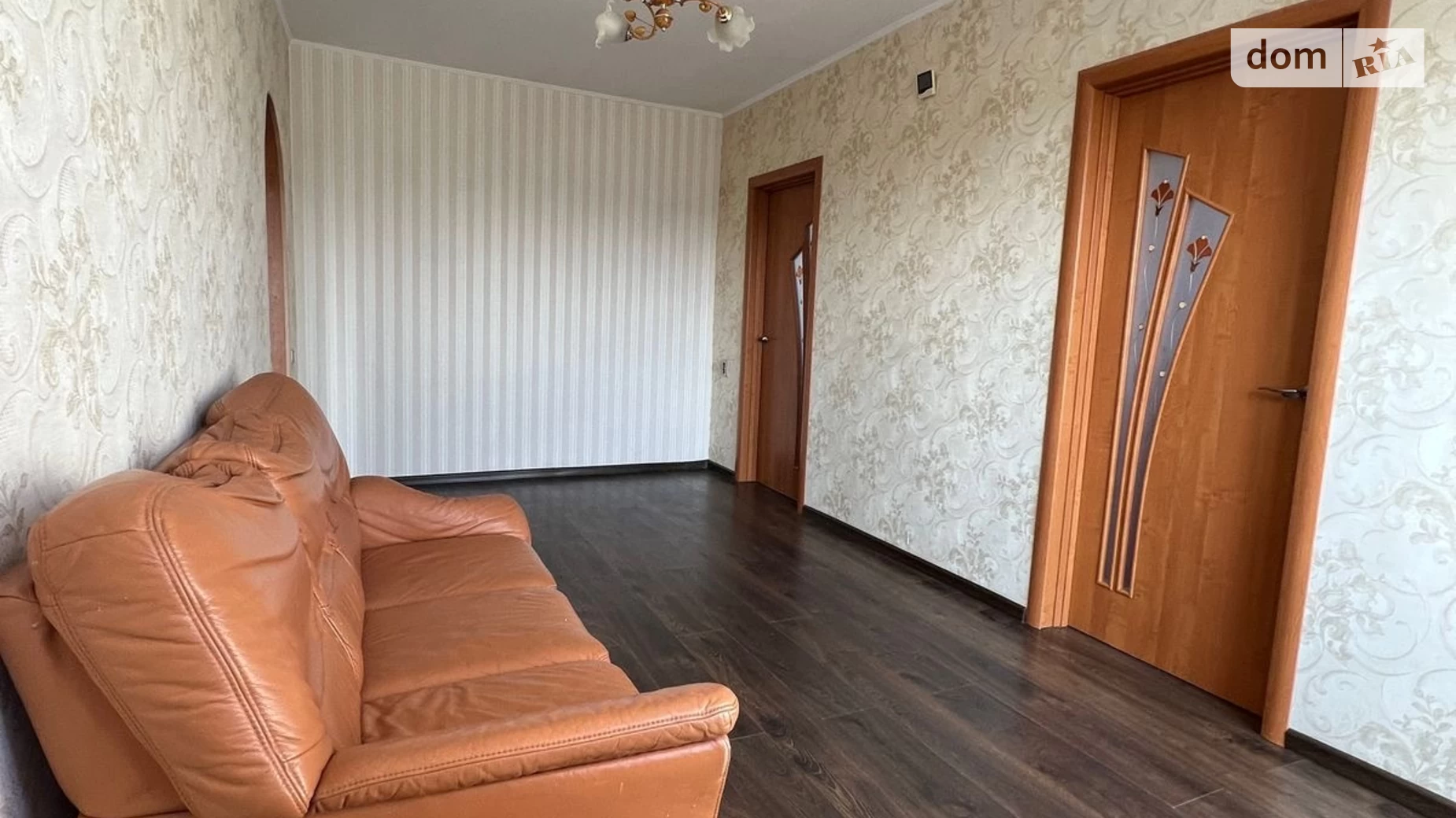 Продається 3-кімнатна квартира 45 кв. м у Звягелі - фото 2