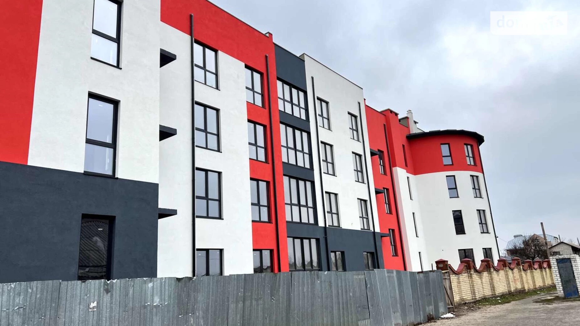 Продается 1-комнатная квартира 49 кв. м в Гостомеле, ул. Свято-Покровская(Ленина), 140 - фото 3