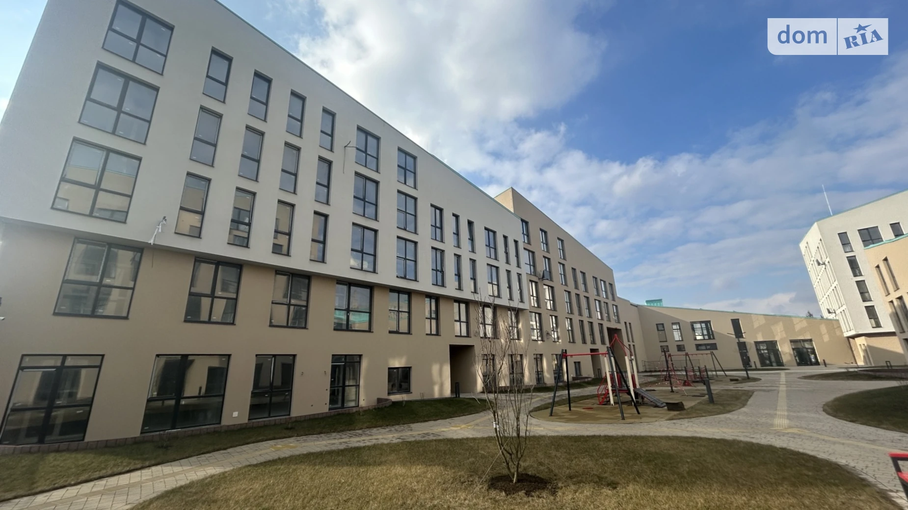 Продается 3-комнатная квартира 98 кв. м в Львове, ул. Хмельницкого Богдана, 116 - фото 2