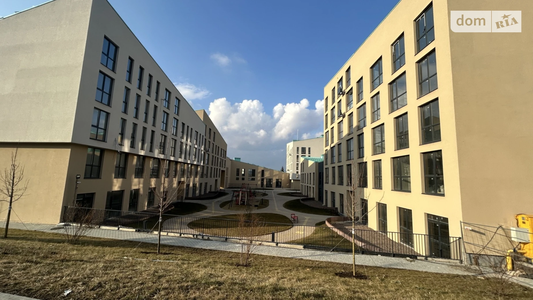 Продается 1-комнатная квартира 62 кв. м в Львове, ул. Хмельницкого Богдана, 116 - фото 2