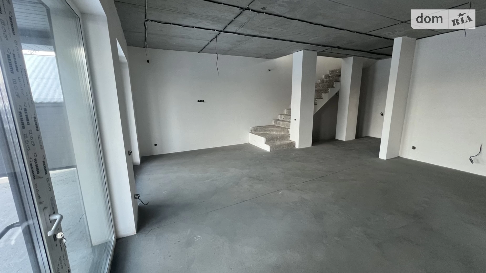 Продается дом на 2 этажа 210 кв. м с камином, цена: 285000 $ - фото 2