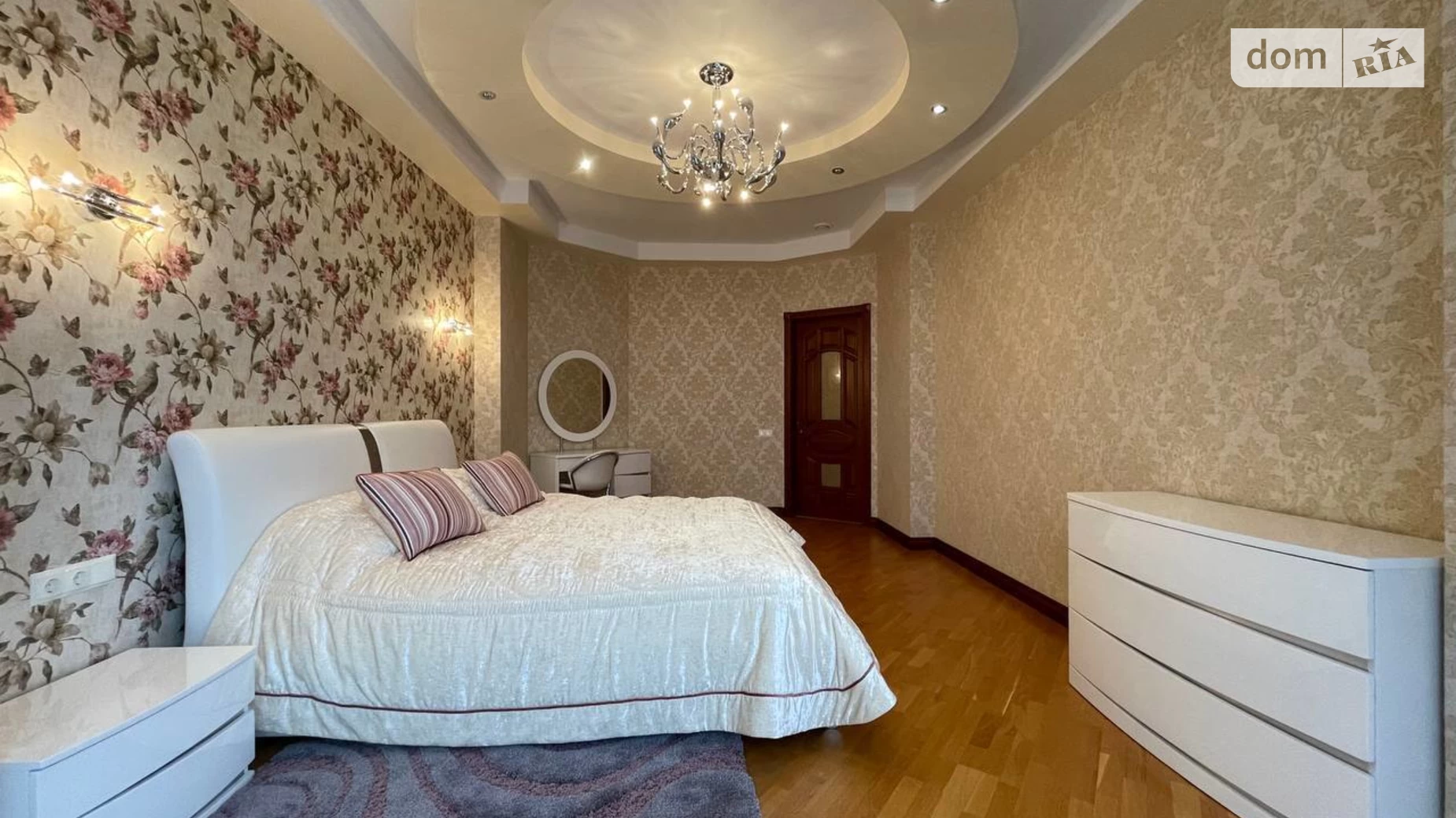Продается 3-комнатная квартира 116.1 кв. м в, цена: 153000 $ - фото 2
