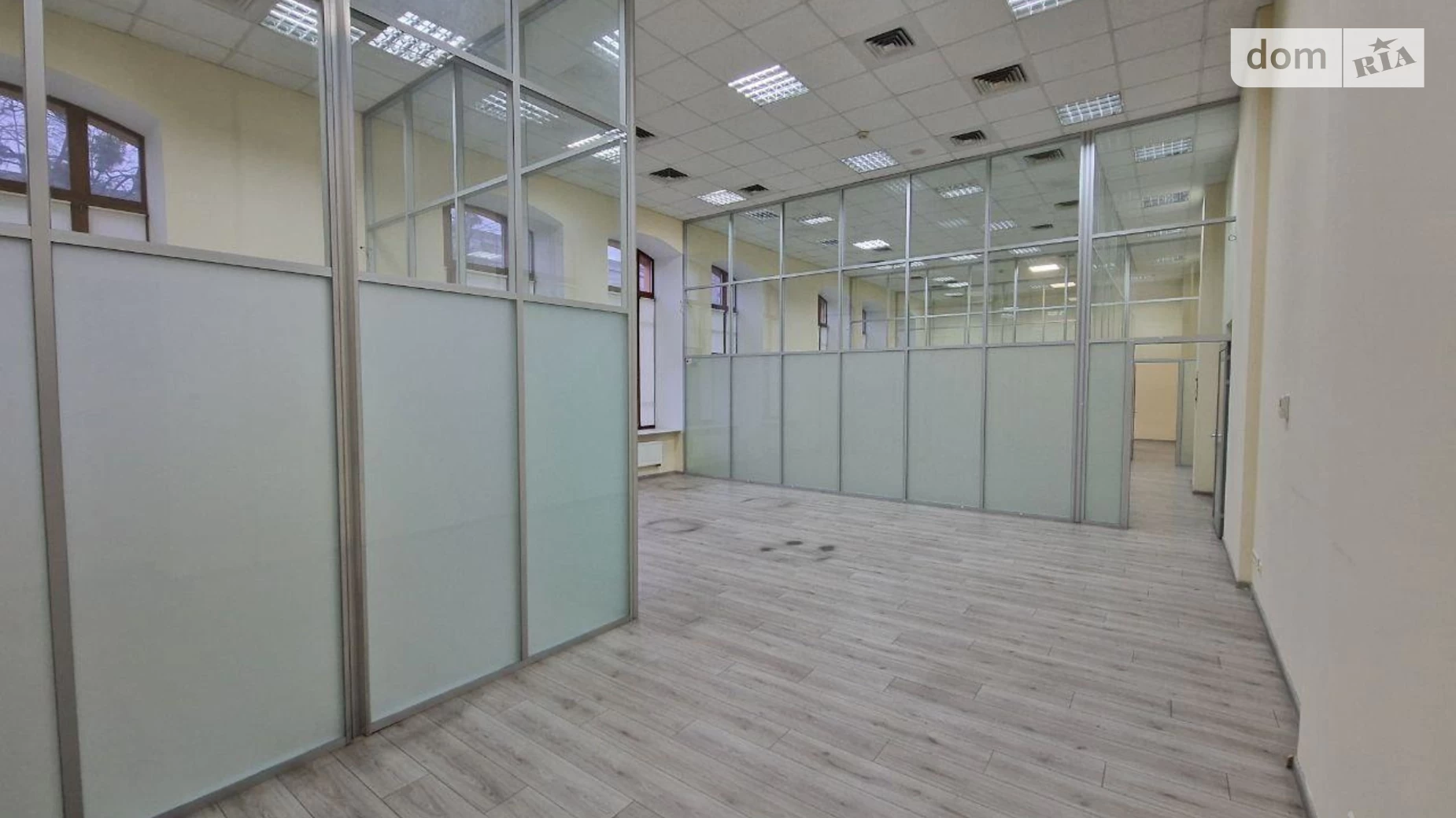 Сдается в аренду офис 492 кв. м в бизнес-центре, цена: 8900 $ - фото 2