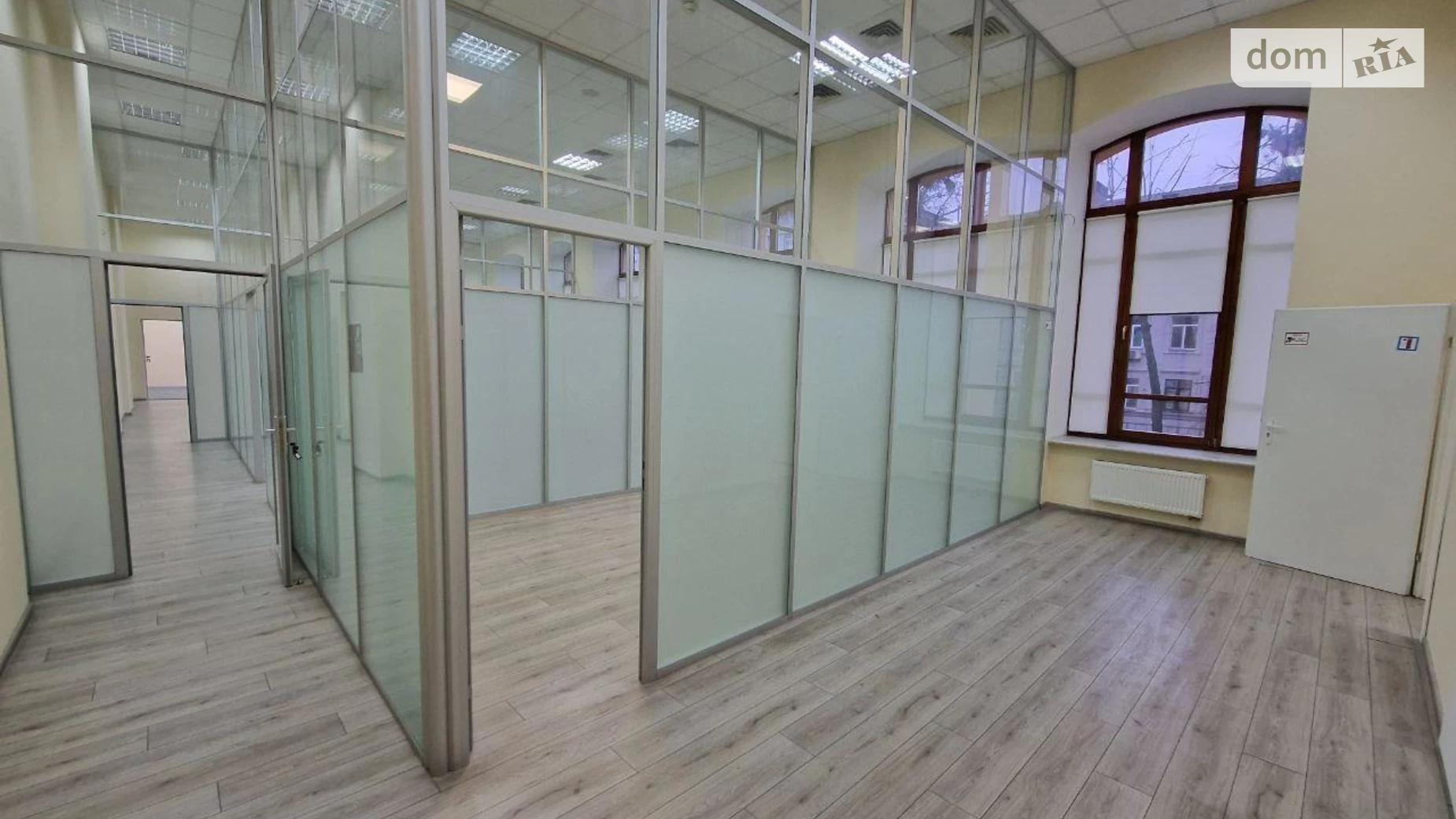 Сдается в аренду офис 492 кв. м в бизнес-центре, цена: 8900 $ - фото 4