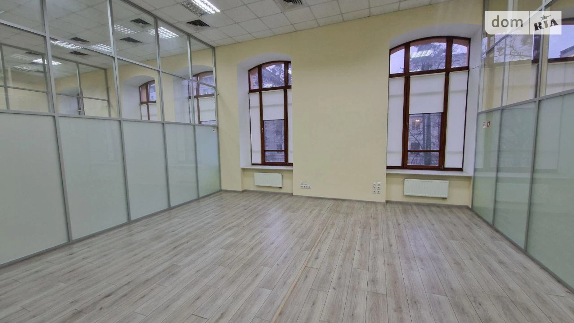 Сдается в аренду офис 492 кв. м в бизнес-центре, цена: 8900 $ - фото 5