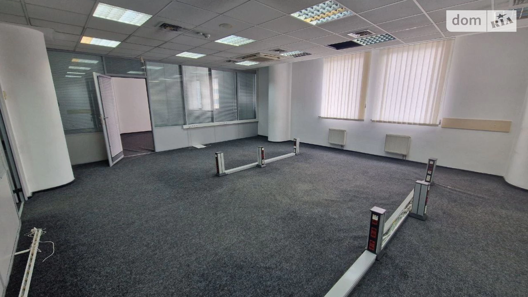 Сдается в аренду офис 834 кв. м в бизнес-центре, цена: 8350 $ - фото 4