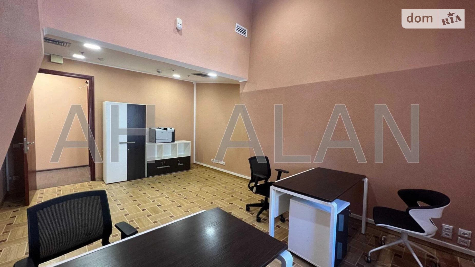 Здається в оренду офіс 125 кв. м в бізнес-центрі, цена: 1875 $ - фото 2