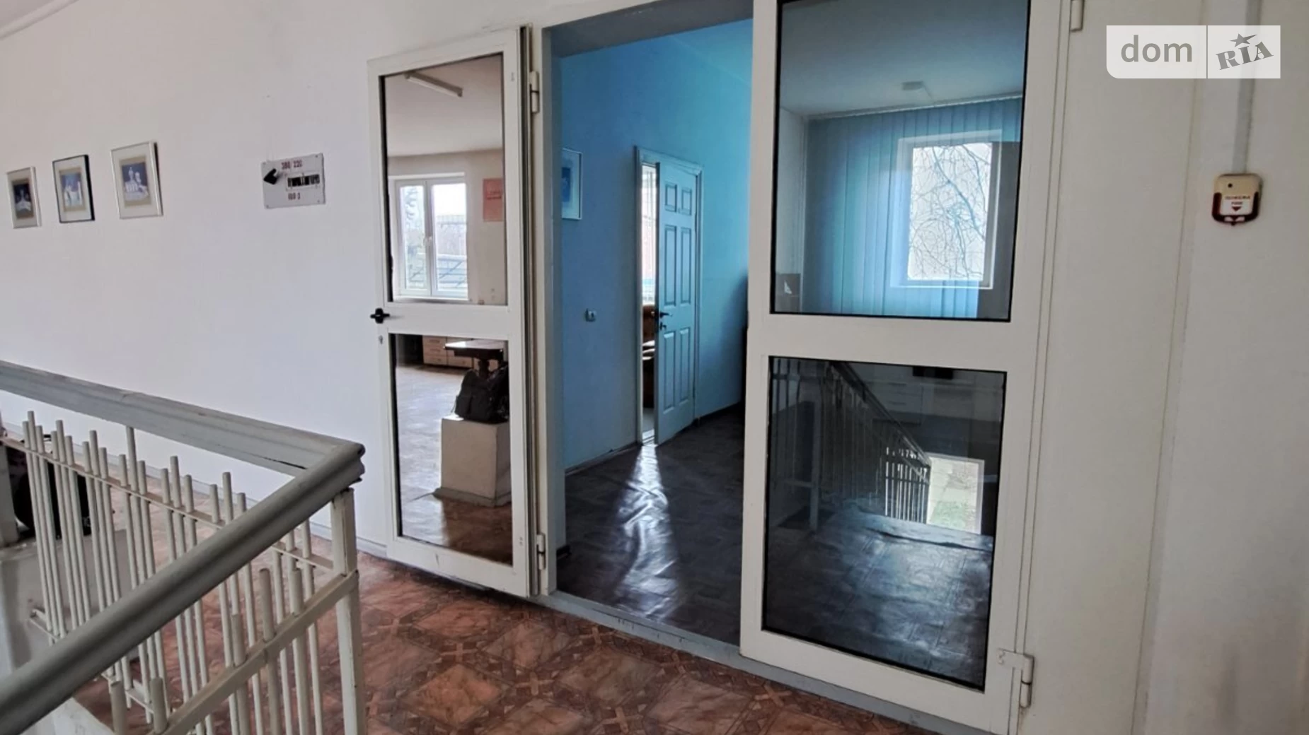 Сдается в аренду офис 301.6 кв. м в бизнес-центре, цена: 43000 грн - фото 2