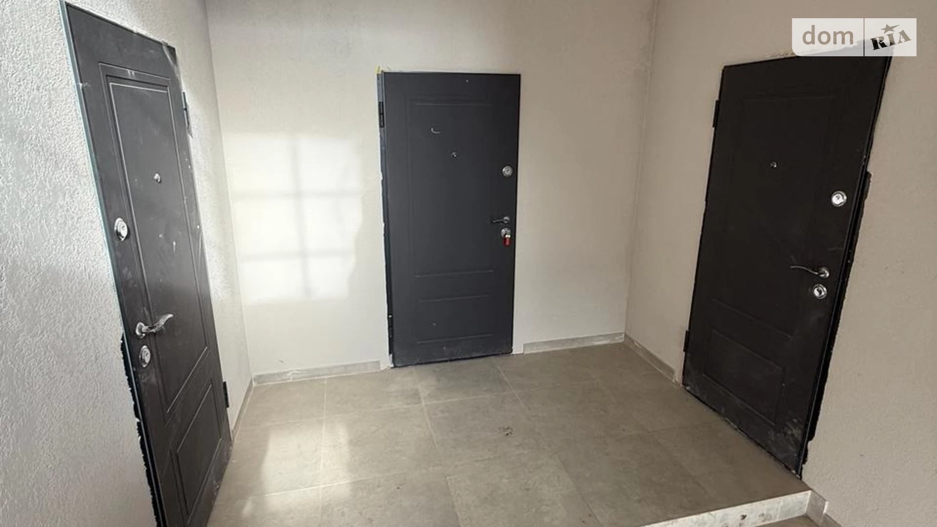Продается 3-комнатная квартира 96 кв. м в Черновцах - фото 3